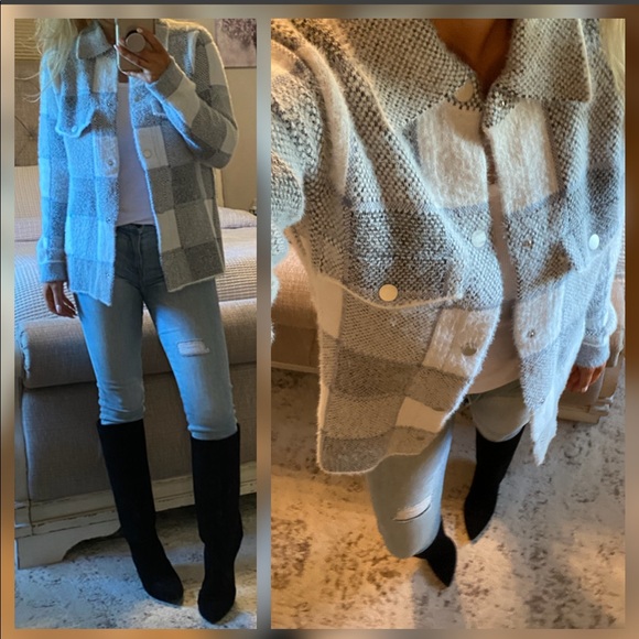 Tops - New🍂Super soft plaid button shacket